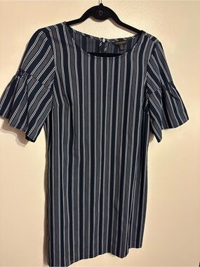 Banana Republic Women’s Navy & White striped dress